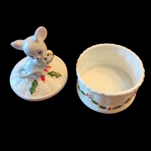 Treasure Master's Christmas mouse trinket box - Picture 3 of 4